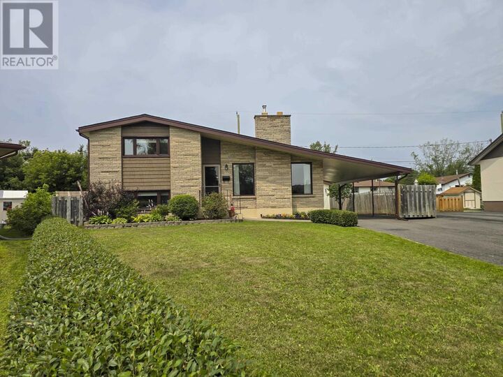 Property Photo: 236 Poplar Ave ON P7B 1V9
