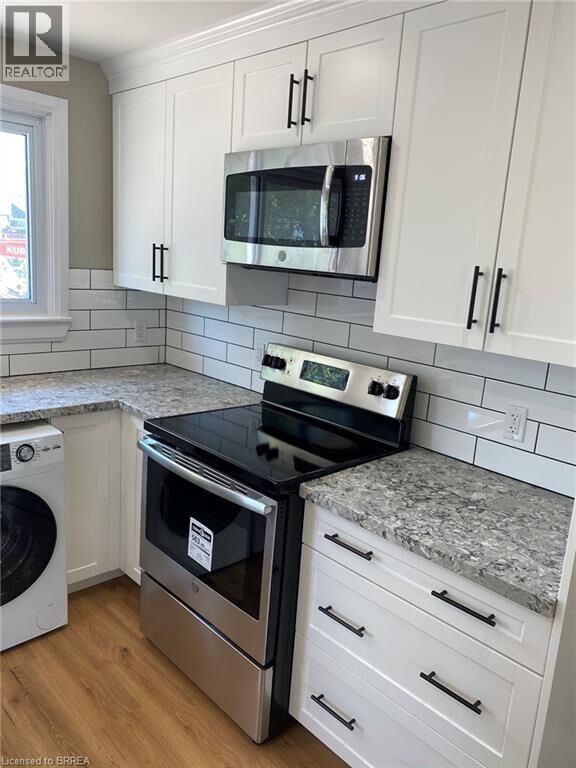 Property Photo: 25 Hickery Place Main ON N3S 3C7