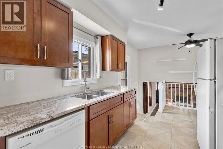Property Photo:  3083 Jefferson Boulevard  ON N8T 3H8 