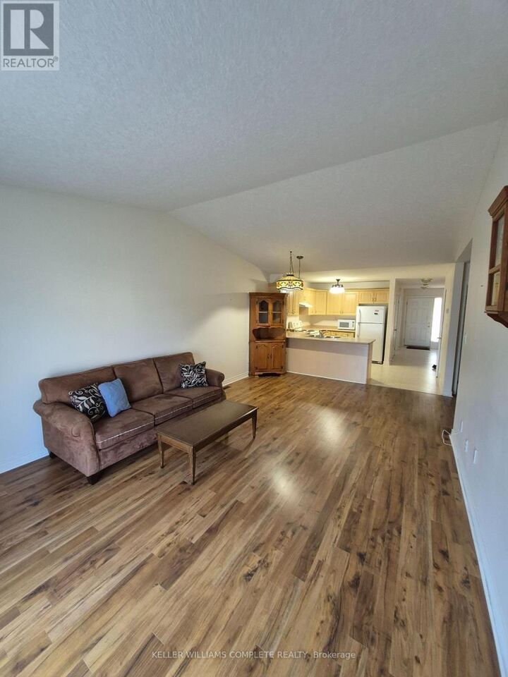 Photo de la propriété:  162 First Street 10  ON L3B 4S2 