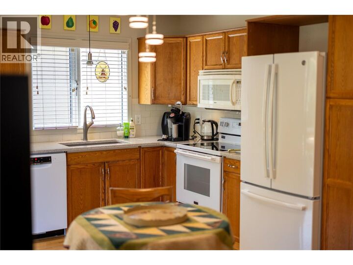 Property Photo: 595 Yates Road 9 BC V1V 1P8