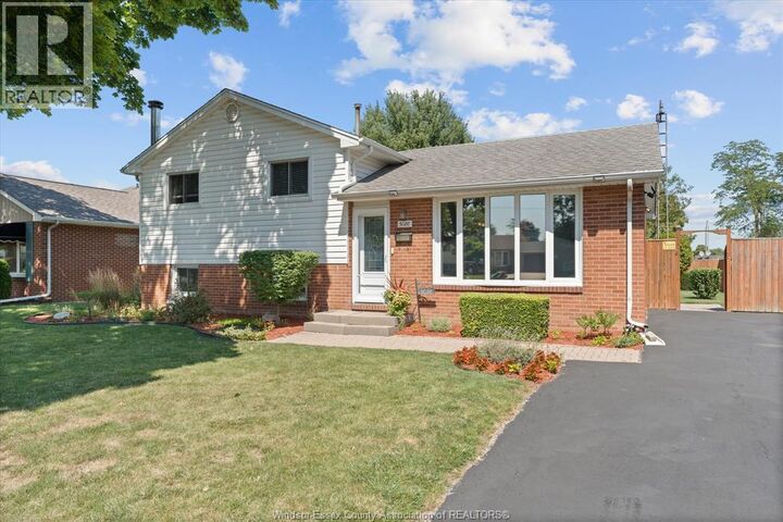 Property Photo: 5086 Colbourne Drive ON N8T 1T8