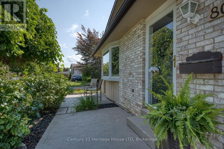 Property Photo: 8086 Paddock Trail Drive ON L2H 1X3
