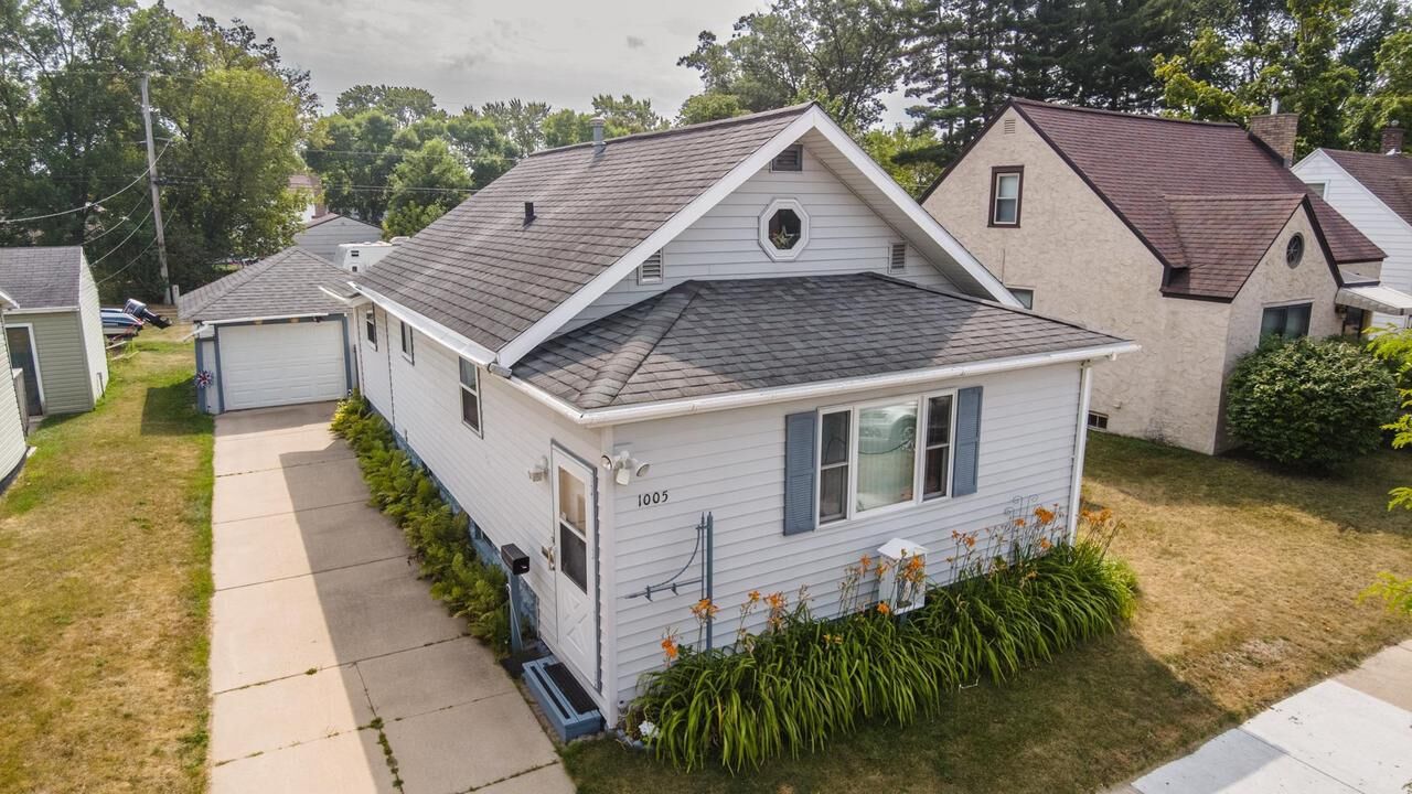 Property Photo: 1005 S 12th Avenue WI 54401