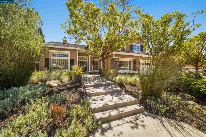 Property Photo: 116 Victoria Pl CA 94506