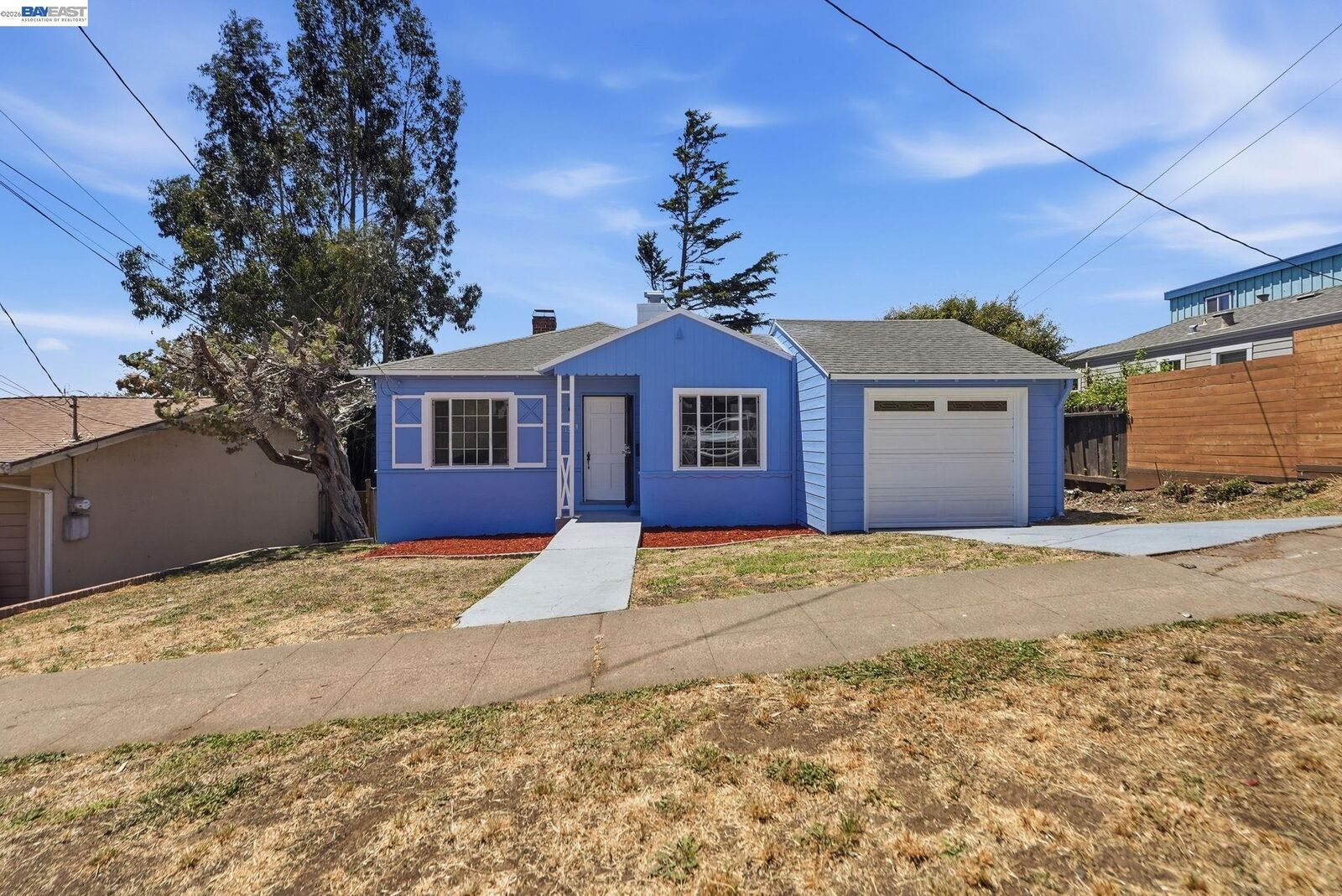 Property Photo: 1333 Mariposa St CA 94804