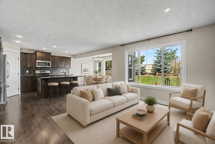 15868 10 Avenue SW — photo 1