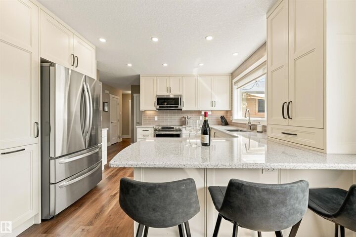 Property Photo:  5207 114B Street NW  AB T6H 3N4 
