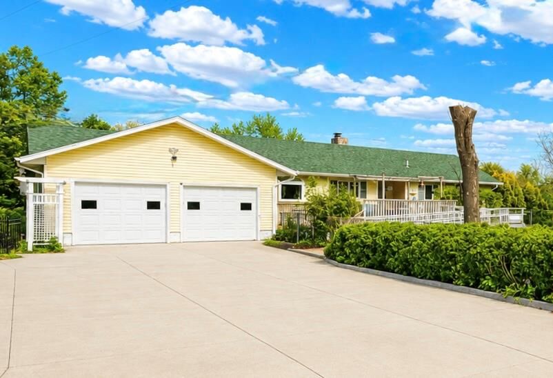 Property Photo:  2502 Nelson Avenue  IA 50569 