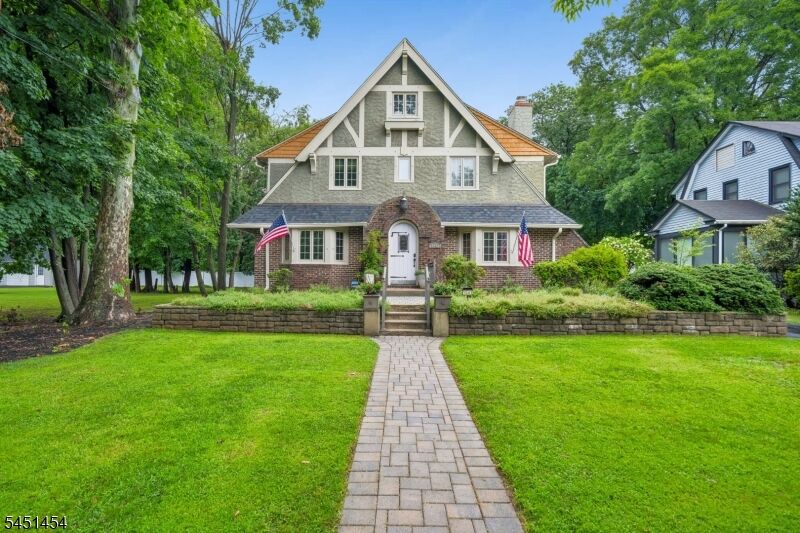 Property Photo:  1041 Kenyon Ave  NJ 07060 