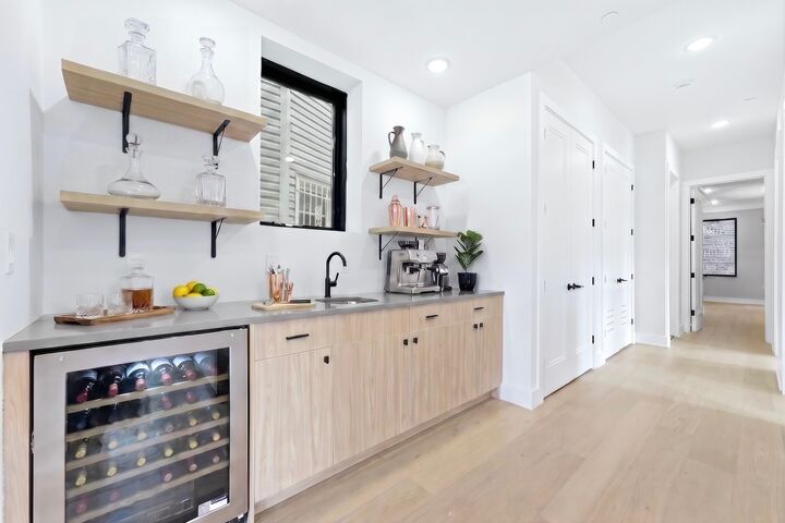 Property Photo:  256 Claremont Ave 1  NJ 07305 