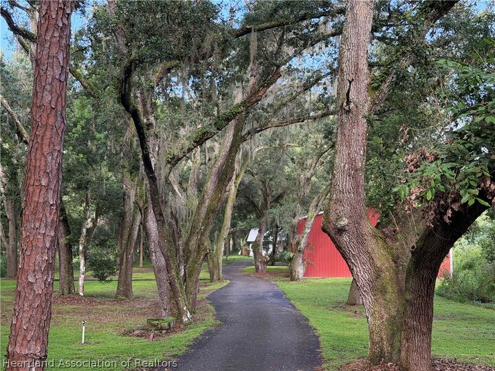 Property Photo: 2712 State Road 17 S FL 33825
