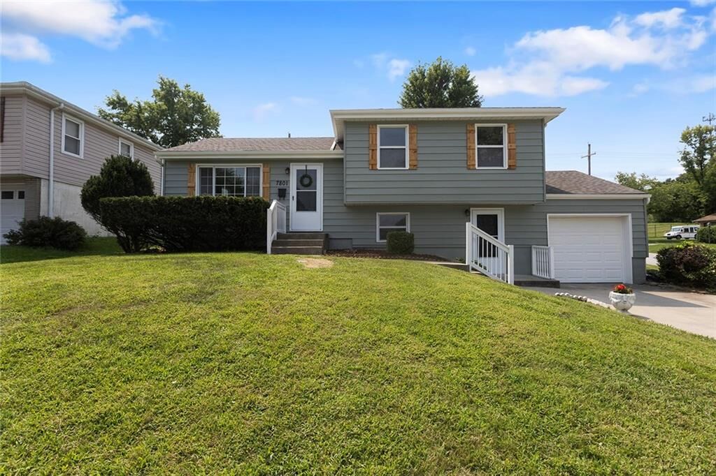 Property Photo:  7801 NE San Rafael Drive  MO 64119 