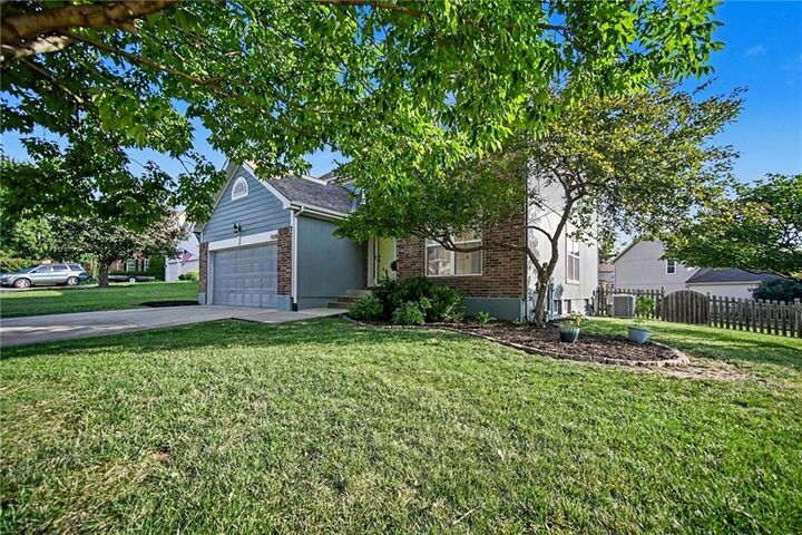 Property Photo:  1058 Maple Woods Terrace  MO 64068 