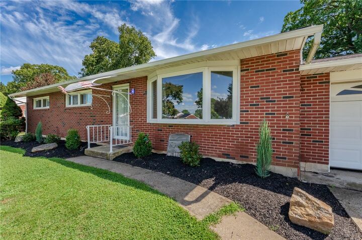 Property Photo:  938 W Union Street  PA 18052 