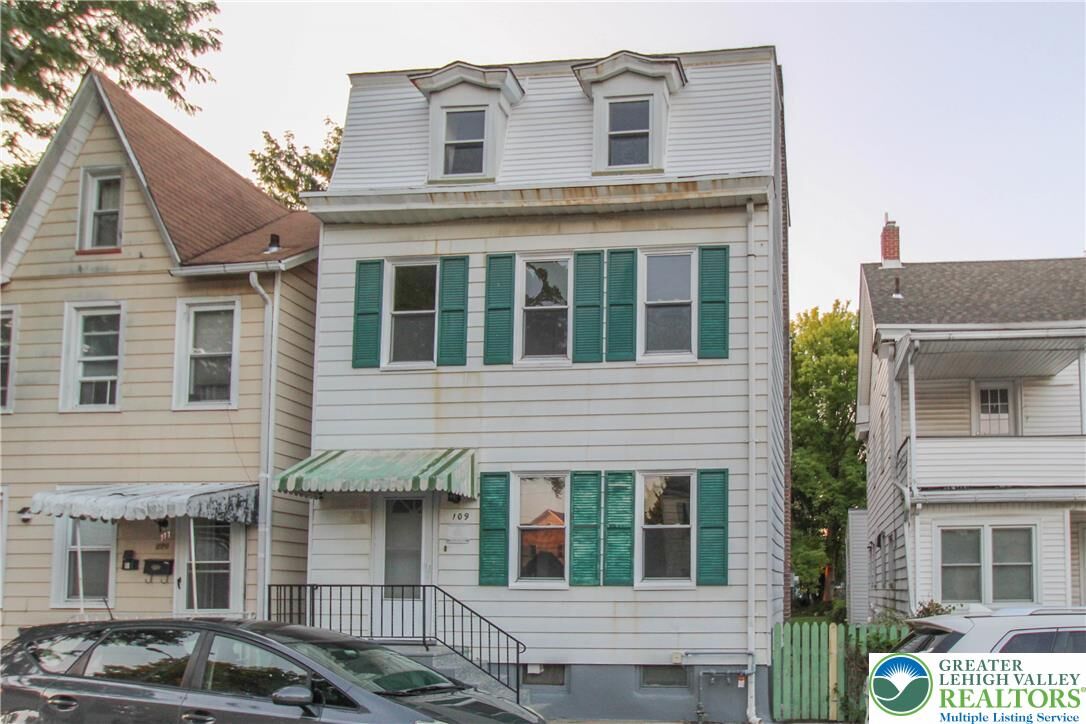 Property Photo:  109 W Saint Joseph Street  PA 18042 