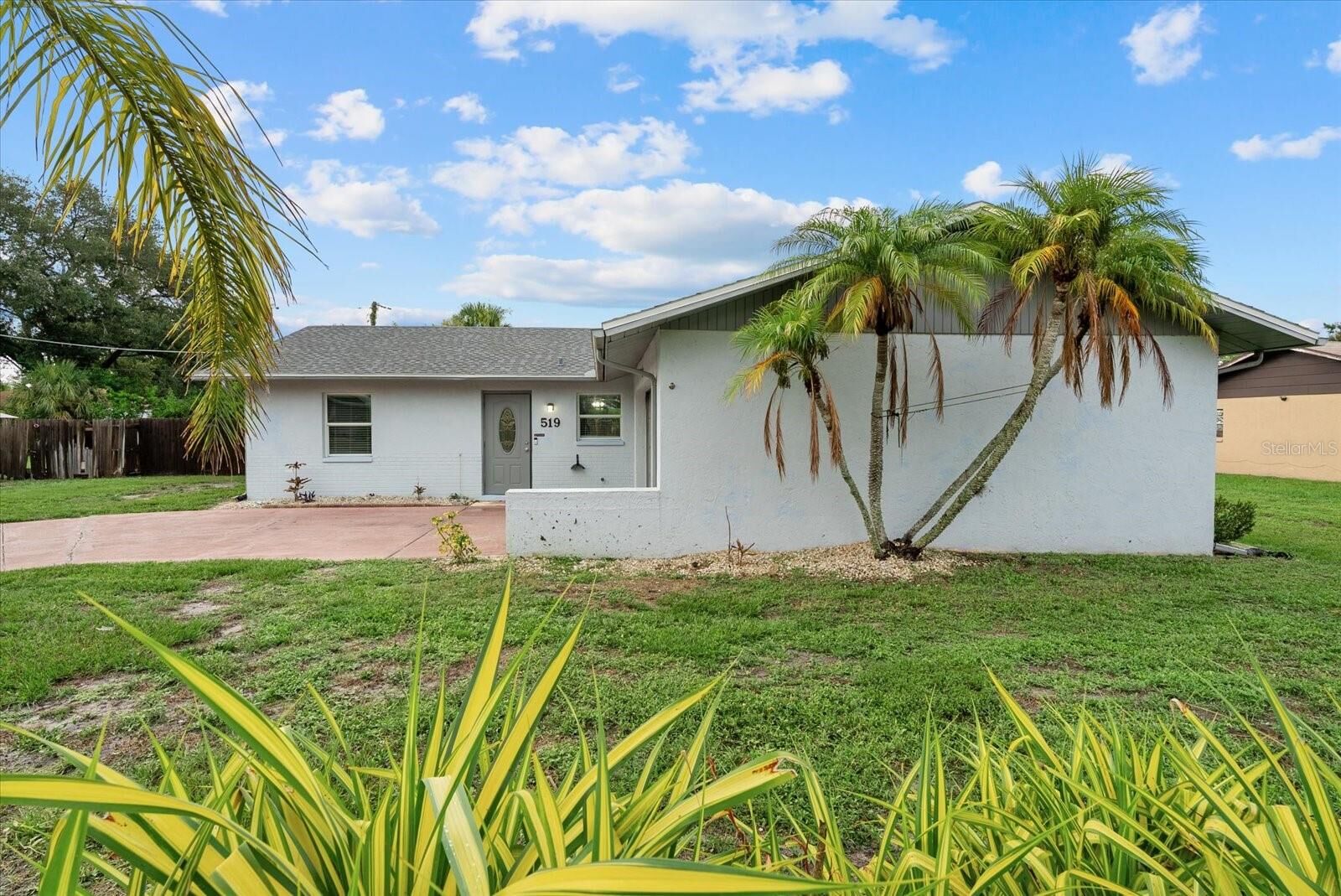 Property Photo:  519 64th Avenue Drive E  FL 34203 