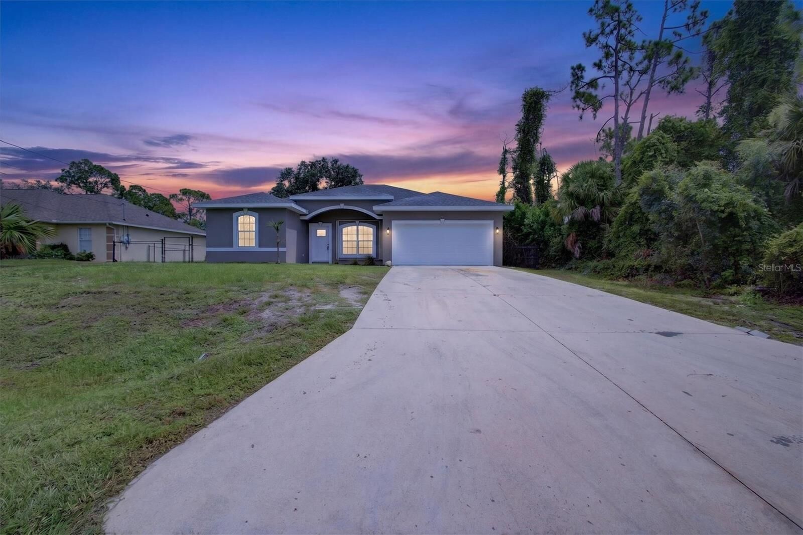 Property Photo: 1146 Woodcrest Lane FL 34286
