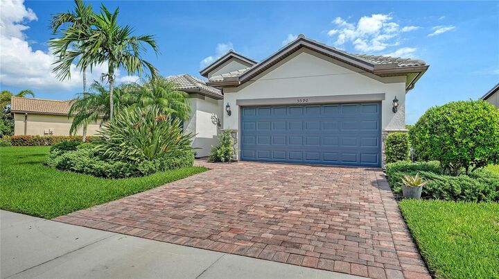 Property Photo:  5590 Rain Lily Court  FL 34238 