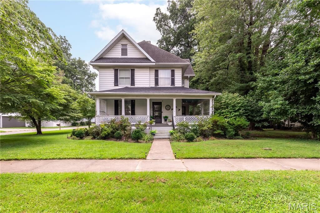 Property Photo:  409 E Cypress Street  MO 63834 
