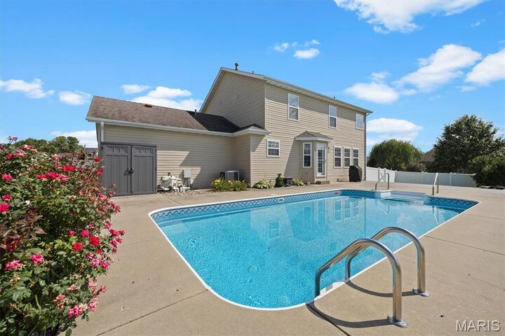 Property Photo: 6 Coolidge Court IL 62294
