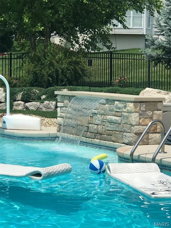 Property Photo:  2508 Macpherson Drive  MO 63368 