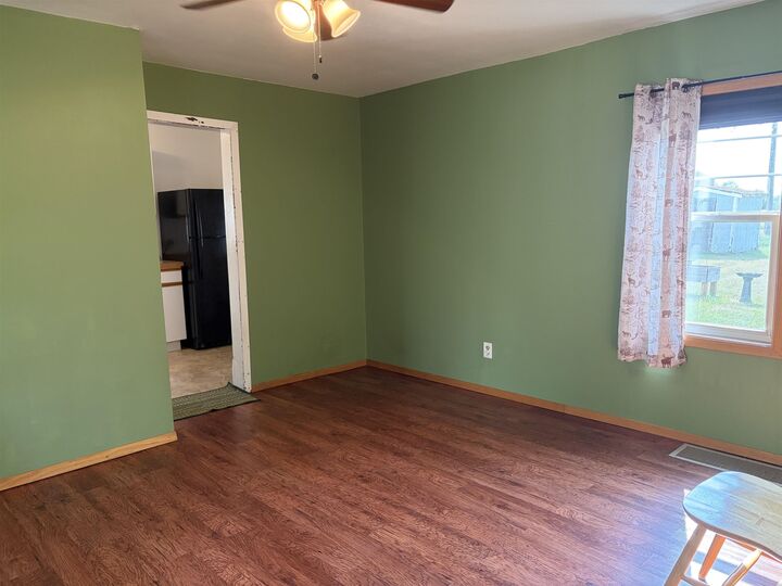 Property Photo: 633 4th Ave ND 58750