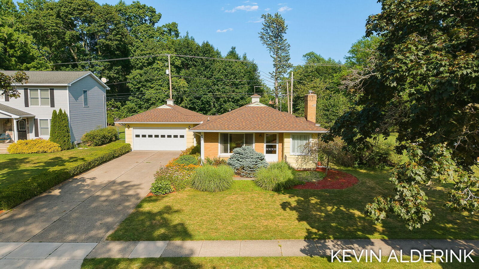 Property Photo: 627 Hall Boulevard MI 48854