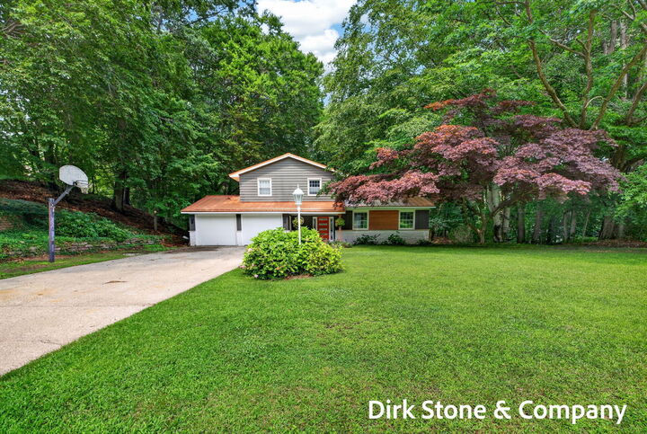 Property Photo: 18569 Pawnee Drive MI 49456