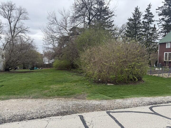 Property Photo: 4910 Rose Avenue IL 60515