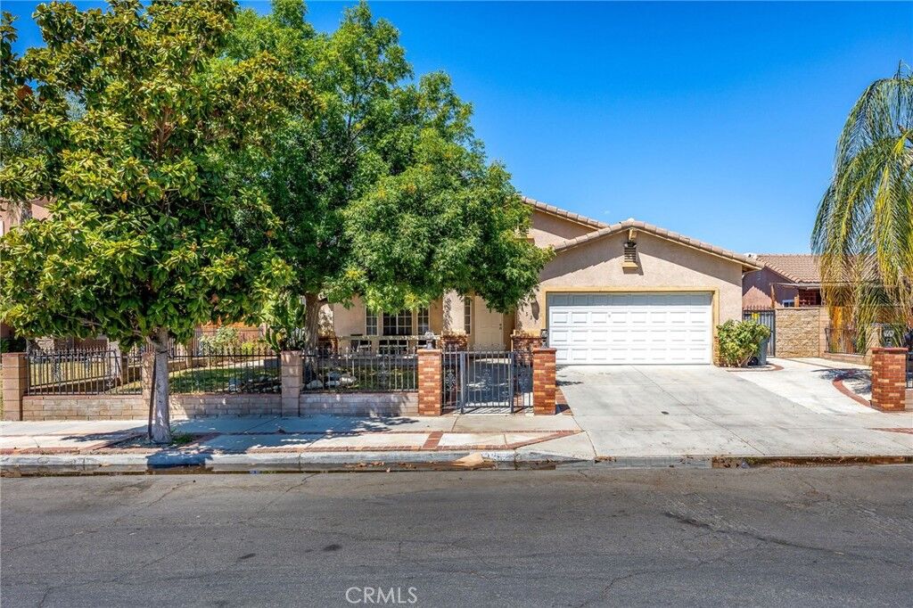 Property Photo: 1325 Shenandoah CA 92545