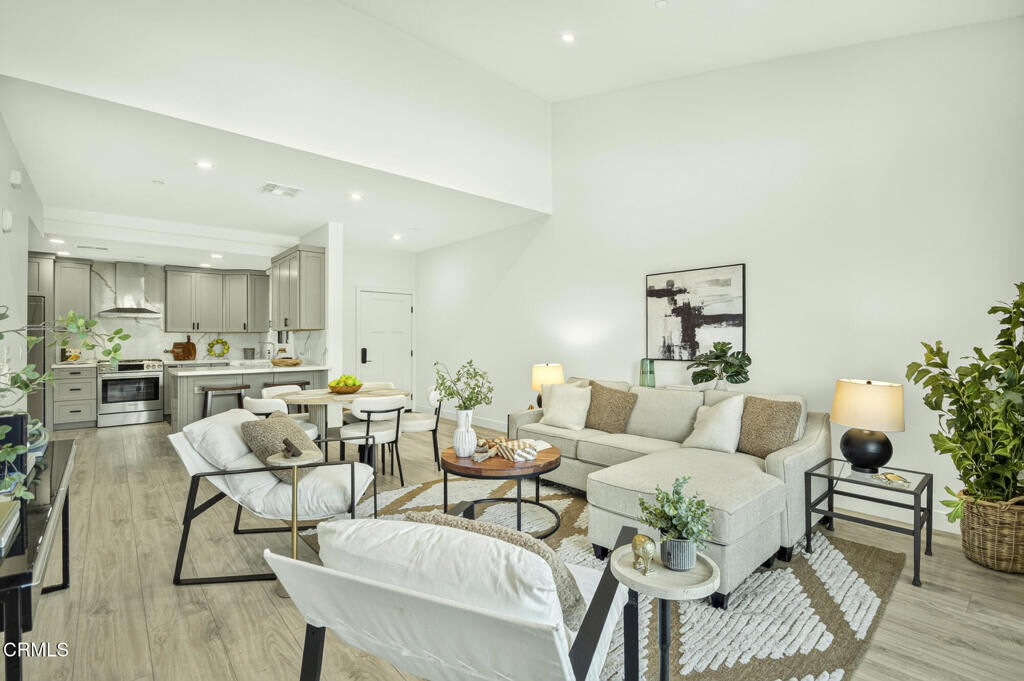 Property Photo: 2608 Honolulu Avenue 311 CA 91020