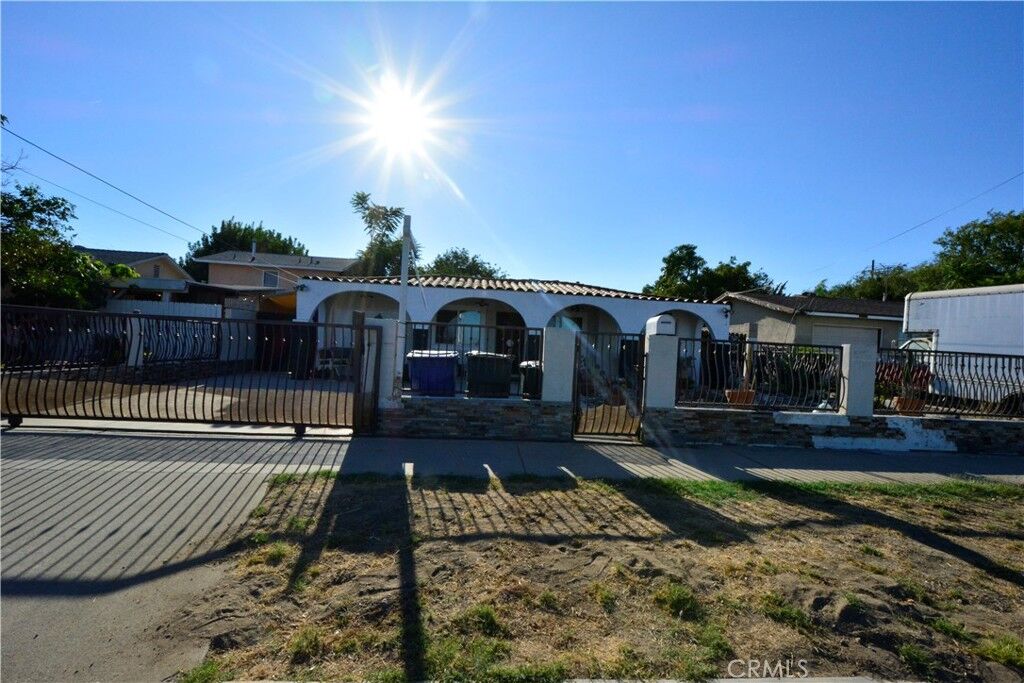 Property Photo:  1214 S Sultana  CA 91761 