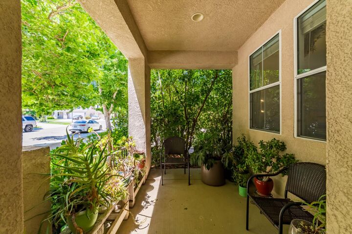 Property Photo: 2113 Yarnell Way CA 95758