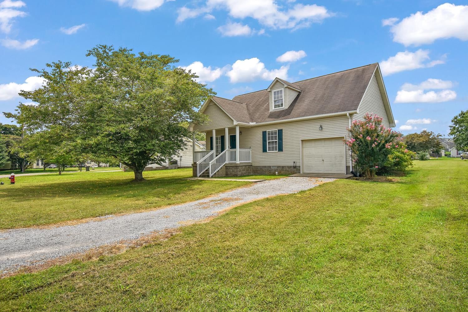 Property Photo:  128 Thomas Holman Cir  TN 37172 