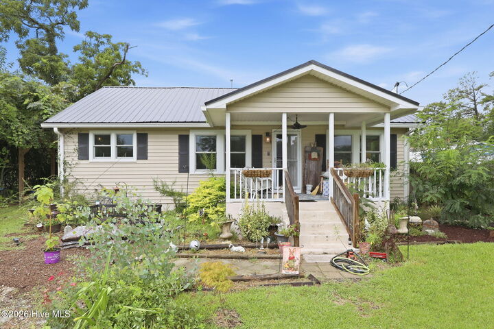 Property Photo:  102 Ellington Street  NC 28560 