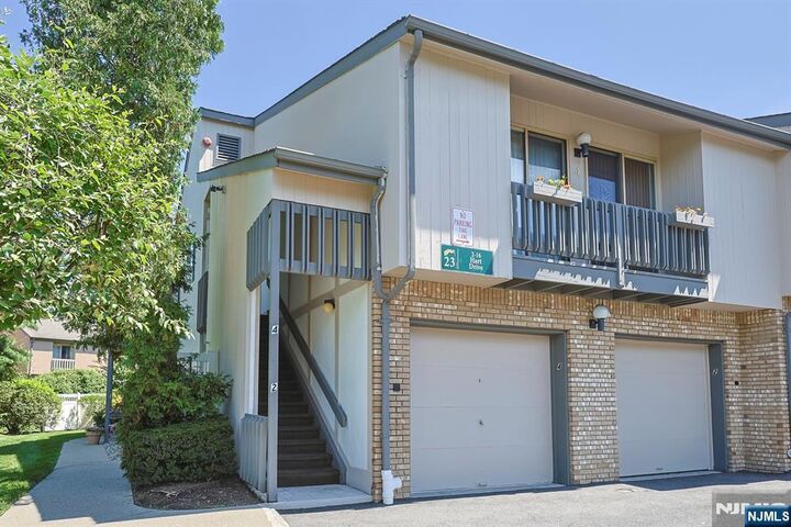 Property Photo:  2 Hart Drive  NJ 07052 