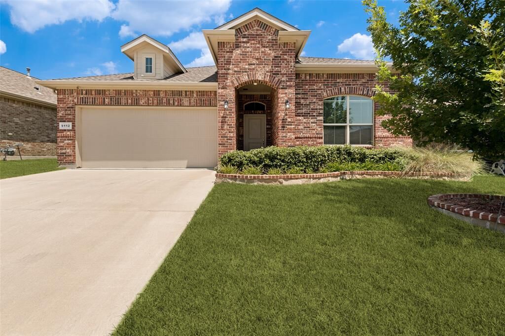Property Photo: 9112 Sycamore Leaf Drive TX 76179
