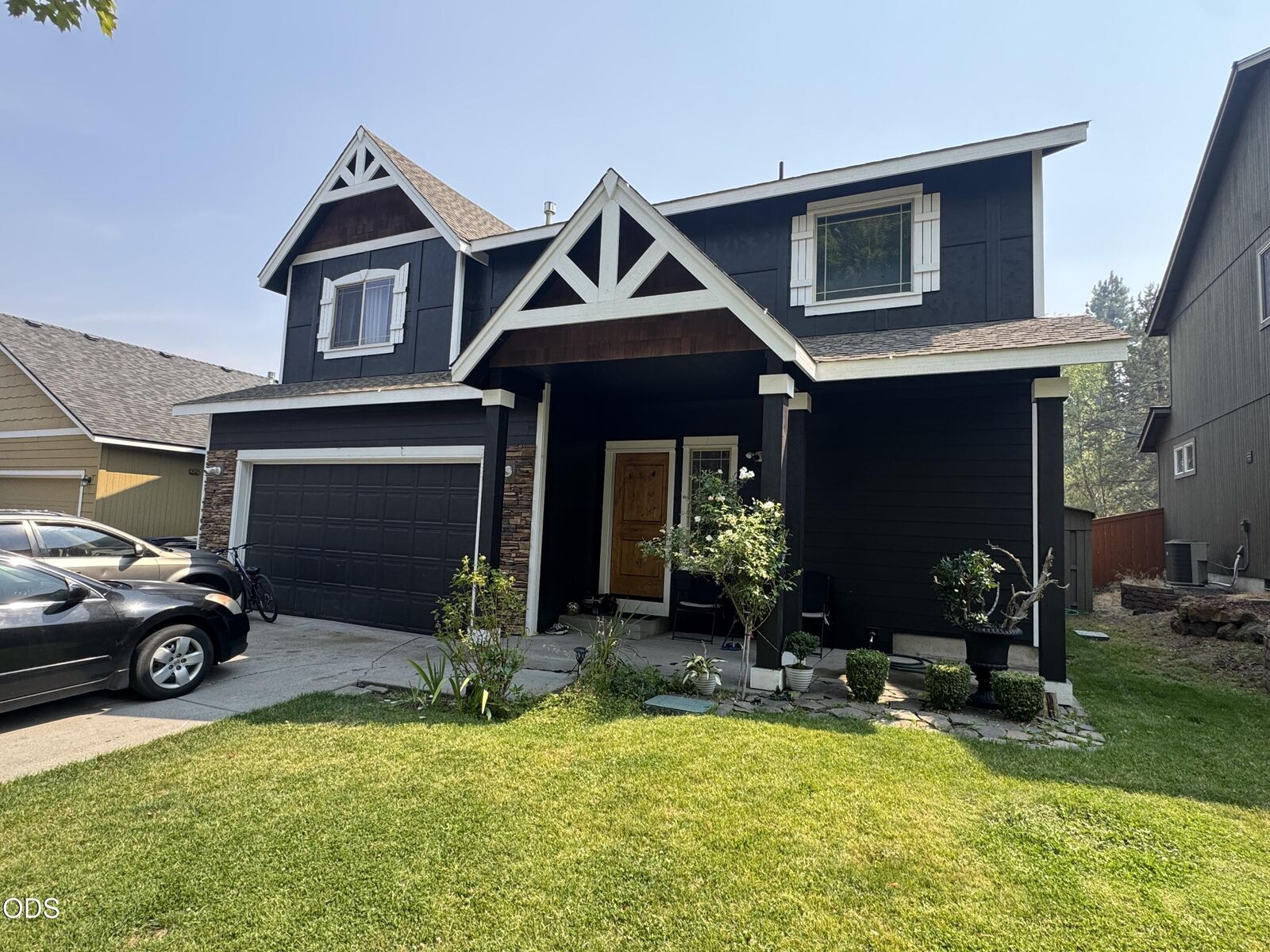 Property Photo: 20301 Knightsbridge Place OR 97702