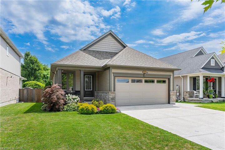 Property Photo:  18 Eastman Gateway  ON L2V 0E2 
