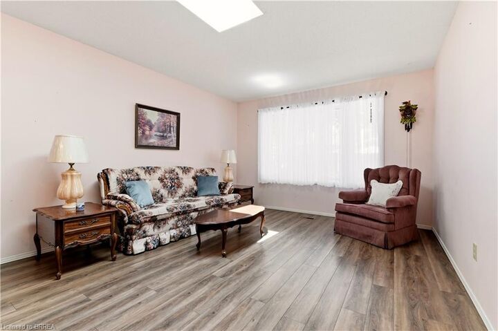 Property Photo:  1030 Colborne Street E 19  ON N3S 3T6 