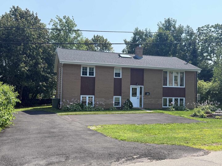 Property Photo:  28 Mackay Drive  PE C1A 5W3 