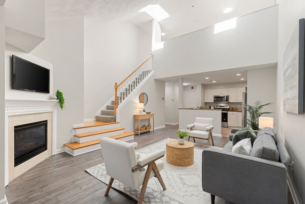 Property Photo:  661 Lowell St 14  MA 02420 