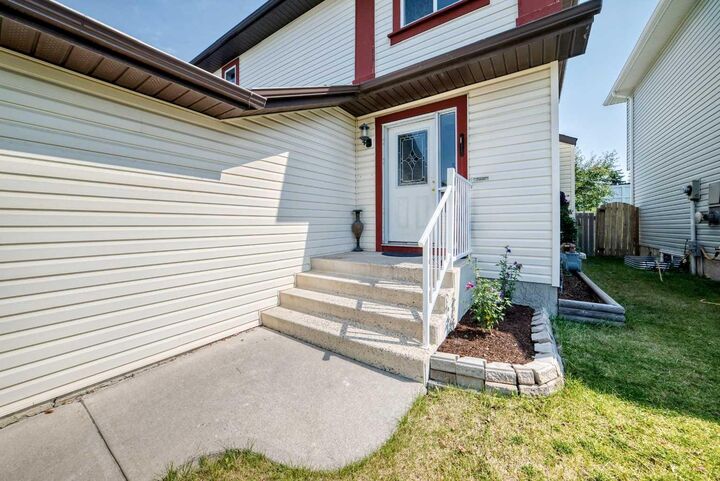 Property Photo: 87 Citadel Peak Circle NW AB T3G 4H6