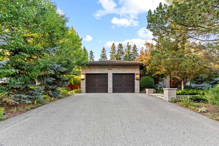 Property Photo: 1020 Bel-Aire Drive SW AB T2V 2B9