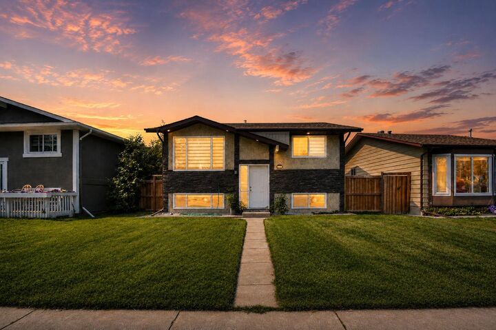115 Abingdon Crescent NE — photo 1
