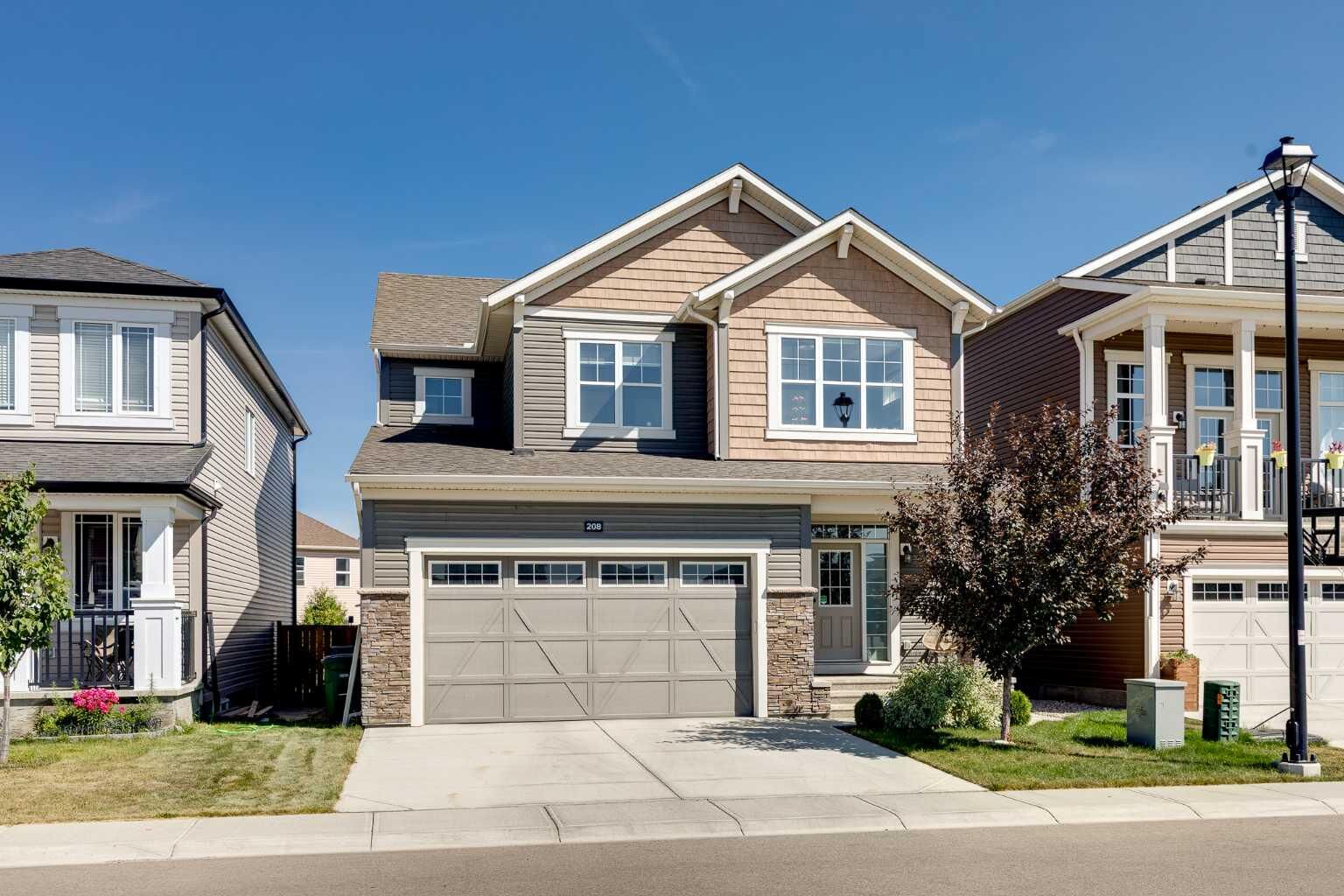 Property Photo:  208 Osborne Green SW  AB T4B 5E4 