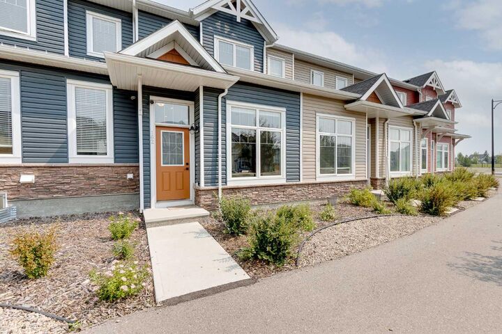 162 Chinook Gate Boulevard SW — photo 1