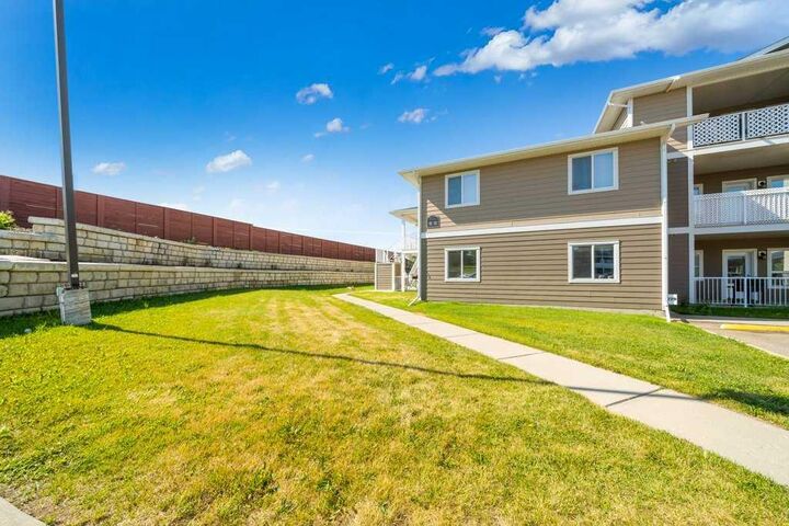 Property Photo:  125 Southlands Pointe SE  AB T1B 0M5 