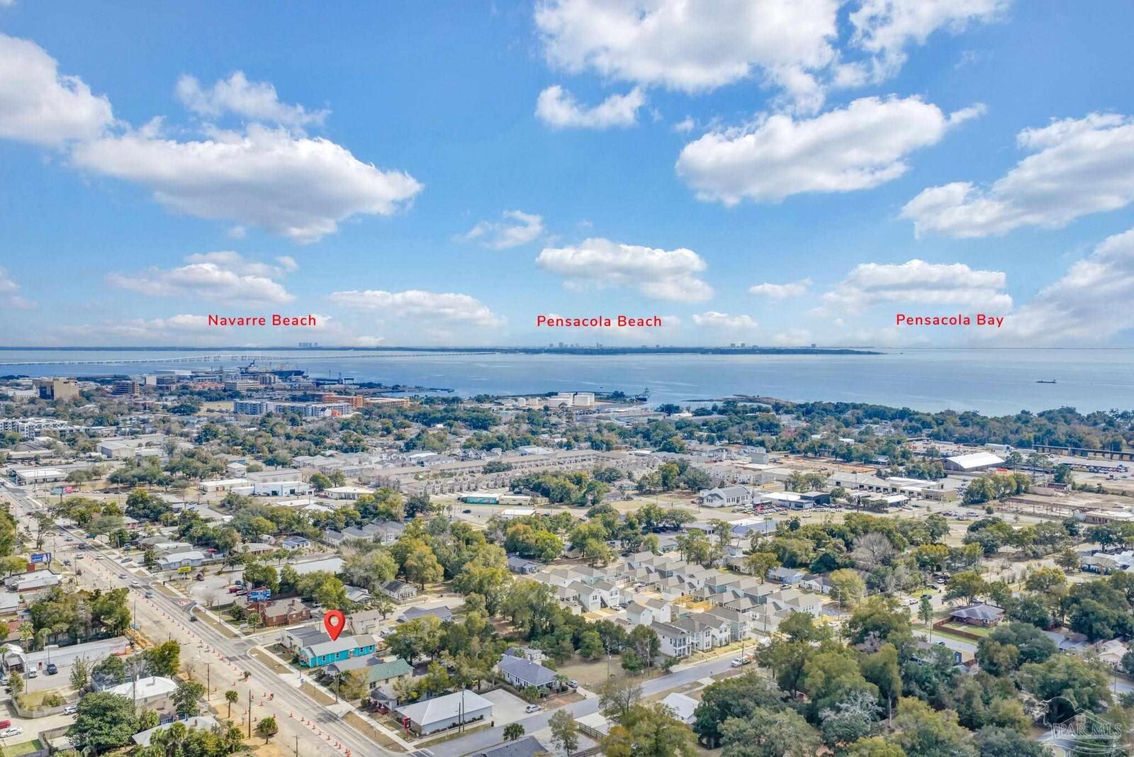 Property Photo: 1505 W Garden St FL 32502